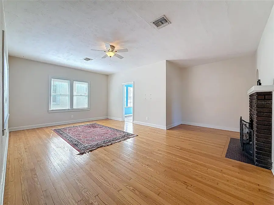 1136 12th Street N, Saint Petersburg, FL 33705 - Image #3