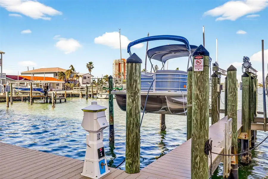 17717 Gulf Boulevard #401, Redington Shores, FL 33708 - Image #2