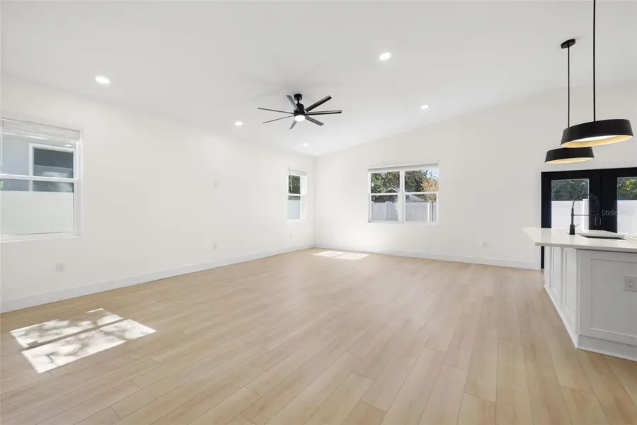 1901 43rd Street S, Saint Petersburg, FL 33711 - Image #3