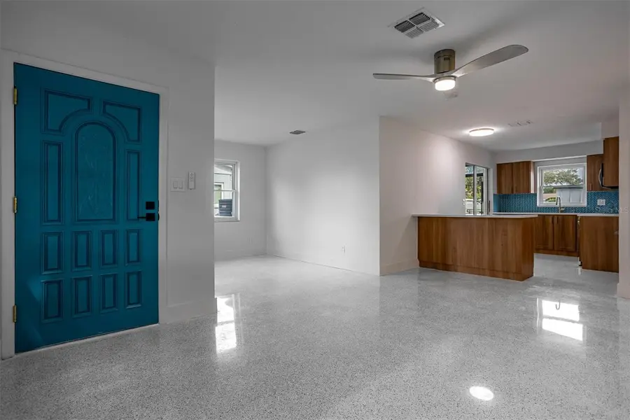 829 89th Avenue N, Saint Petersburg, FL 33702 - Image #3