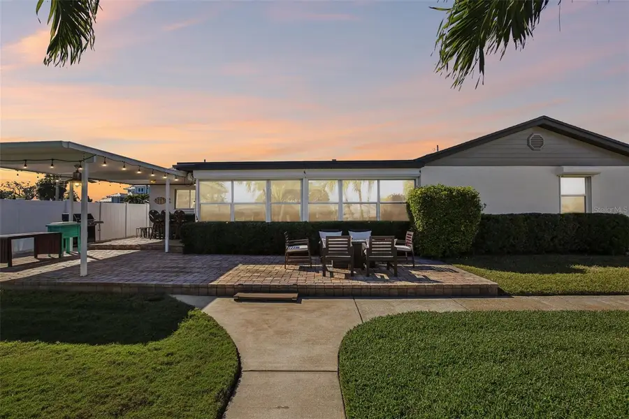 3963 14th Street Ne, Saint Petersburg, FL 33703 - #2