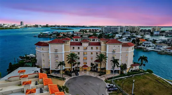 205 Brightwater Drive #202, CLEARWATER BEACH, FL 33767