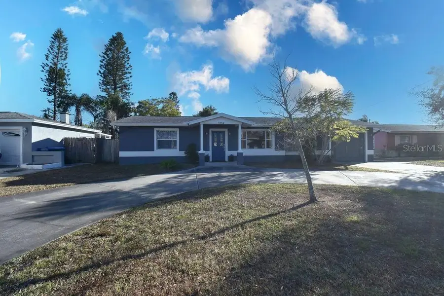 5952 52nd Avenue N, Kenneth City, FL 33709 - Image #2
