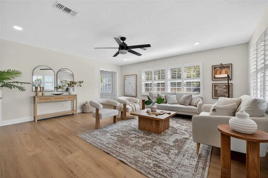 939 39th Avenue Ne, Saint Petersburg, FL 33703 - #3