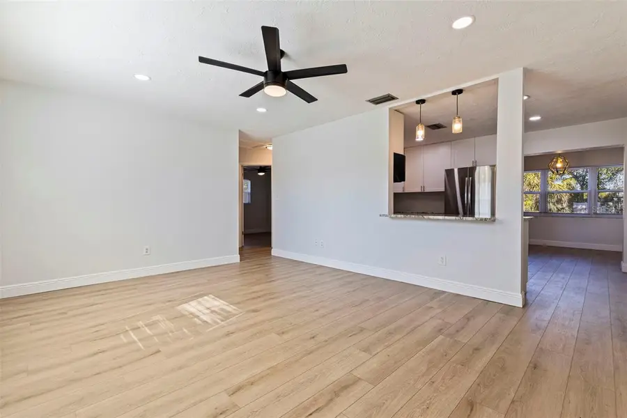 763 76th Avenue N, Saint Petersburg, FL 33702 - #3