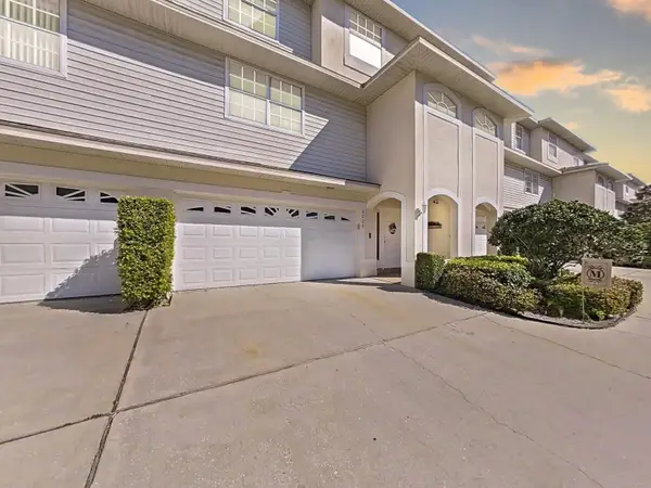 8229 Eagles Park Drive N, ST PETERSBURG, FL 33709