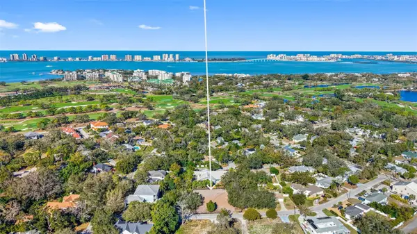 404 Fairview Road, BELLEAIR, FL 33756