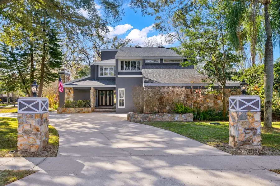 10402 Oakbrook Drive, Tampa, FL 33618 - Image #2