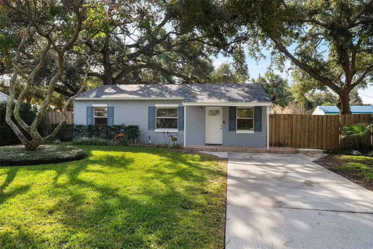 4722 W Wallcraft Avenue, Tampa, FL 33611 - Image #1