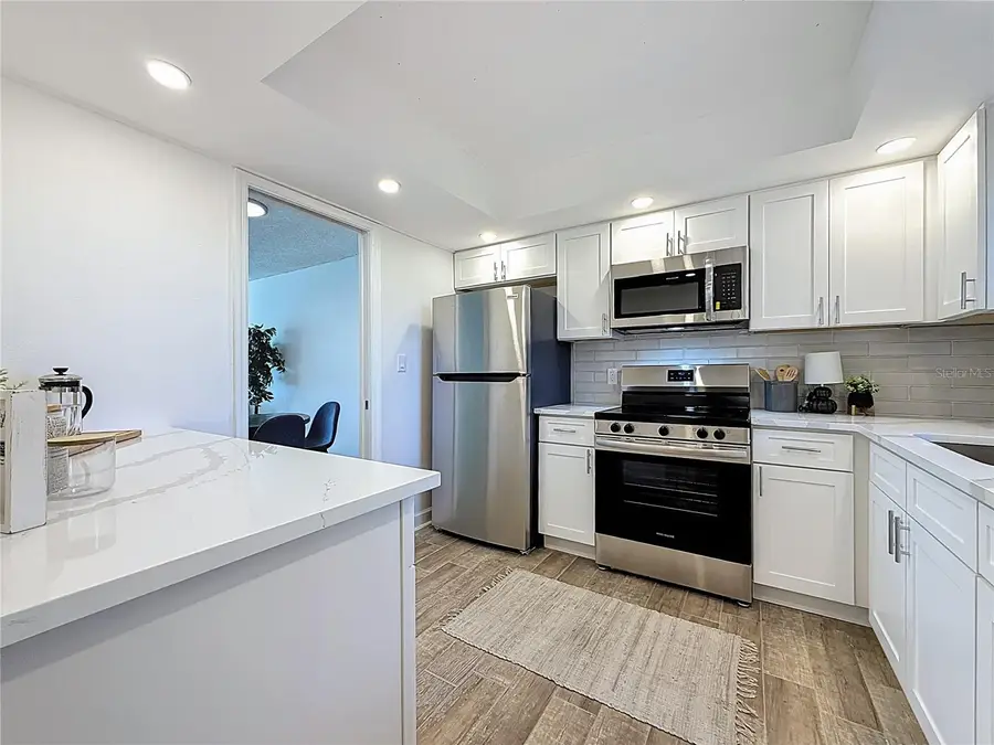 4550 Cove Circle #106, Saint Petersburg, FL 33708 - Image #3