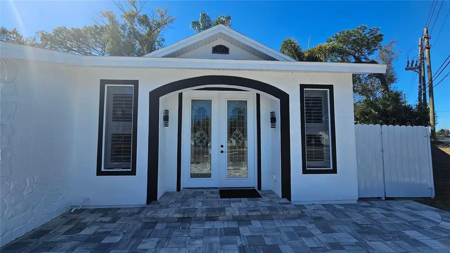 1092 N Florida Avenue, Tarpon Springs, FL 34689 - #3