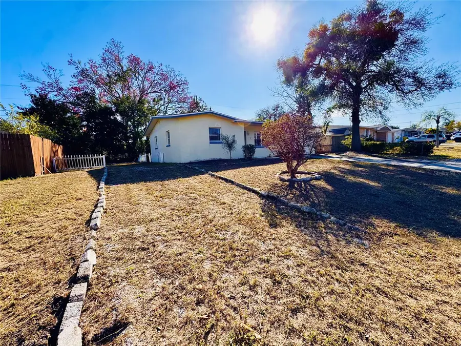 12 Lake Shore Drive, Palm Harbor, FL 34684 - #2