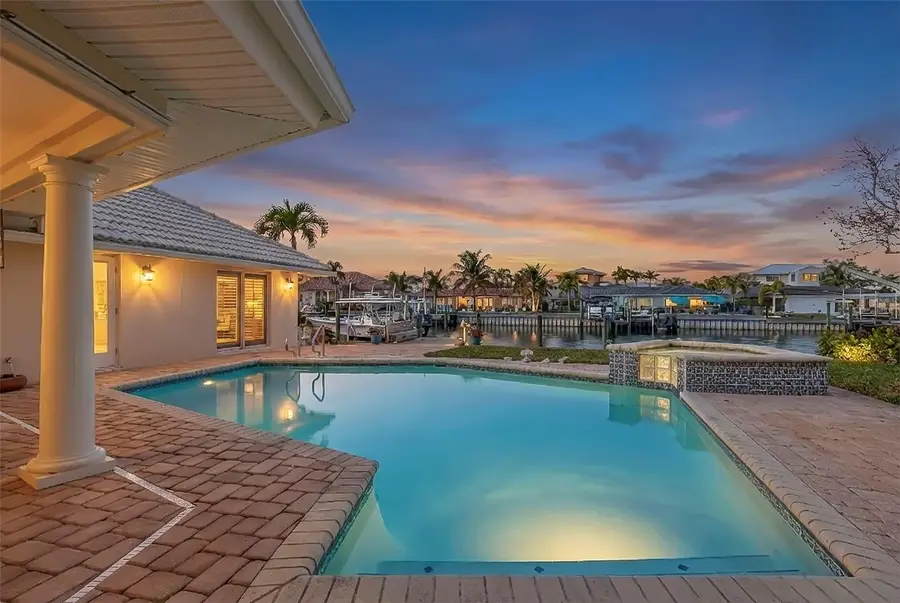 2035 Hawaii Avenue Ne, Saint Petersburg, FL 33703 - #3