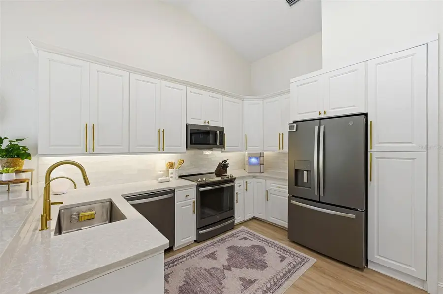 3347 Lake Shore Lane, Clearwater, FL 33761 - Image #2