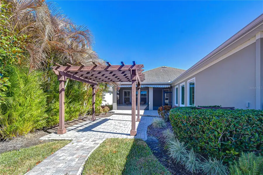 6005 Sparrowhead Way, Lithia, FL 33547 - #2