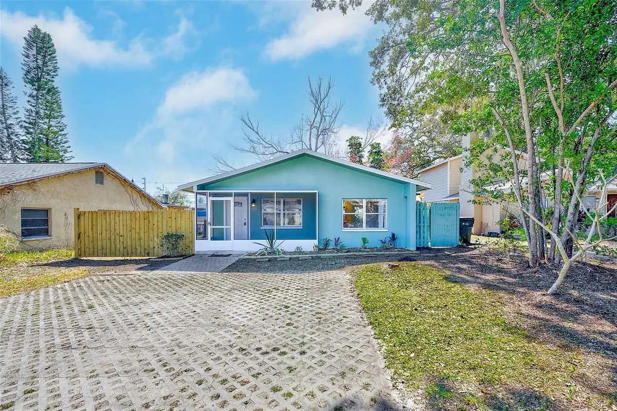 715 1st Avenue Ne, Largo, FL 33770 - #1