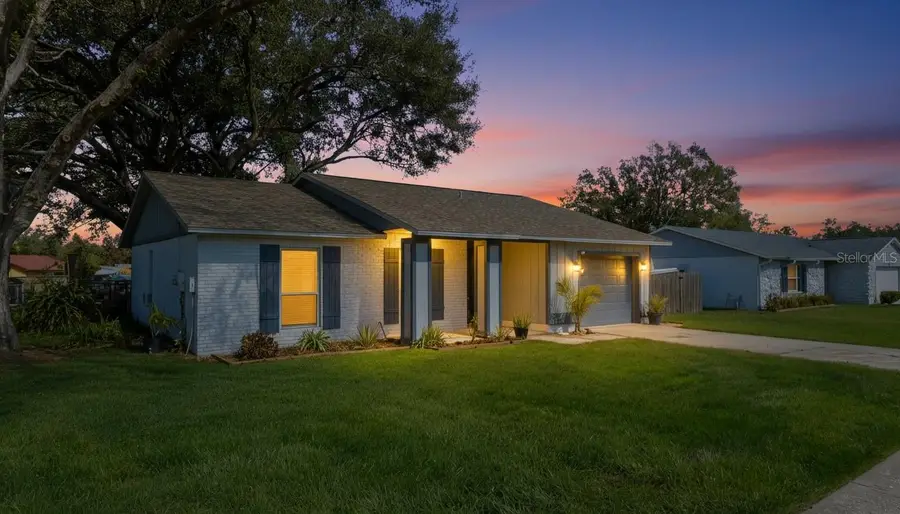 404 King Louis Court, Seffner, FL 33584 - Image #2