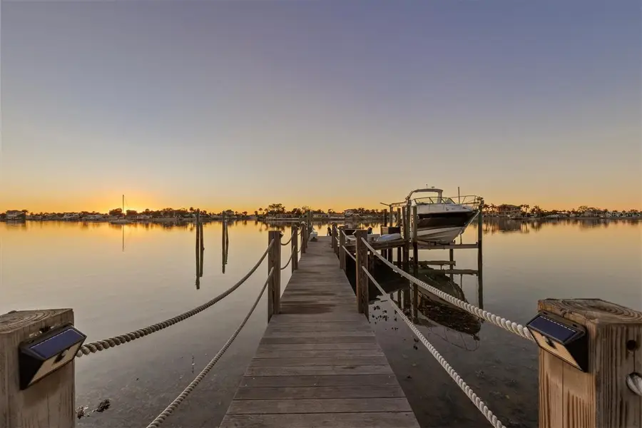 670 Sunset Drive S, Saint Petersburg, FL 33707 - #3