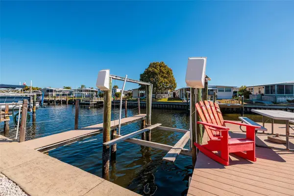 134 Americana Court Ne #216, ST PETERSBURG, FL 33702