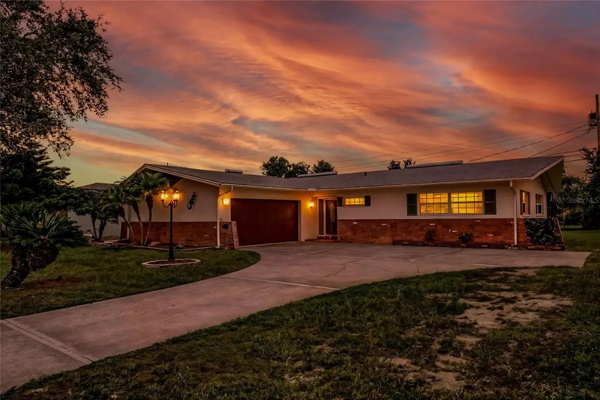 13883 Jamaica Drive, Seminole, FL 33776 - Image #1