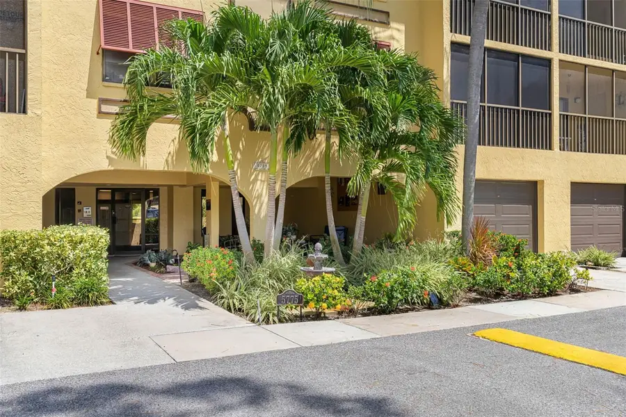 5775 Park Street N #411, Saint Petersburg, FL 33709 - #2