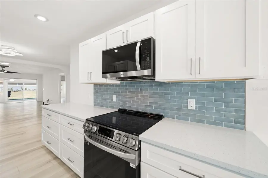 383 Boca Ciega Point Boulevard N, Saint Petersburg, FL 33708 - Image #3