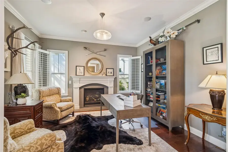 2907 W Hawthorne Road, Tampa, FL 33611 - Image #2