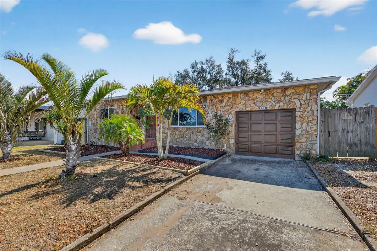 1210 46th Avenue N, Saint Petersburg, FL 33702 - #1