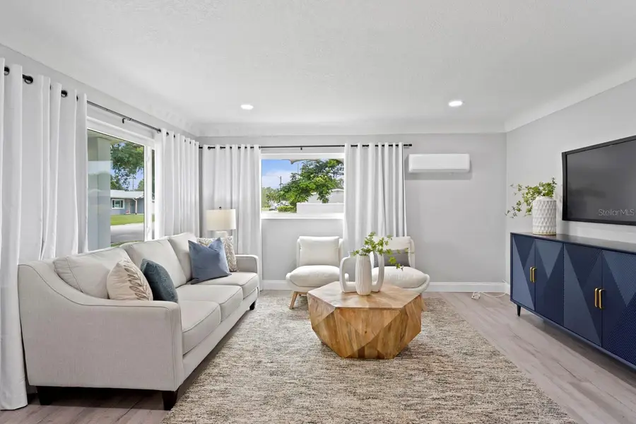 4300 Maple Street Ne, Saint Petersburg, FL 33703 - #3