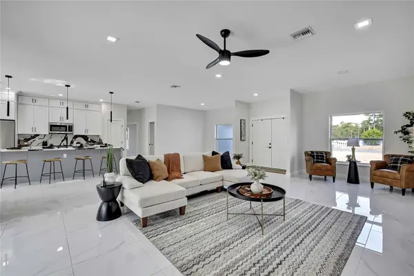 10262 Maybird Avenue, WEEKI WACHEE, FL 34614