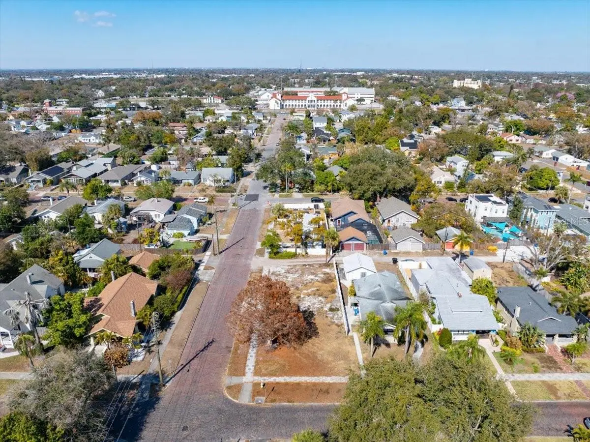 2555 Burlington Avenue N, Saint Petersburg, FL 33713 - #1