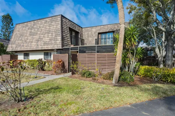 15338 E Pond Woods Drive #15338, TAMPA, FL 33618