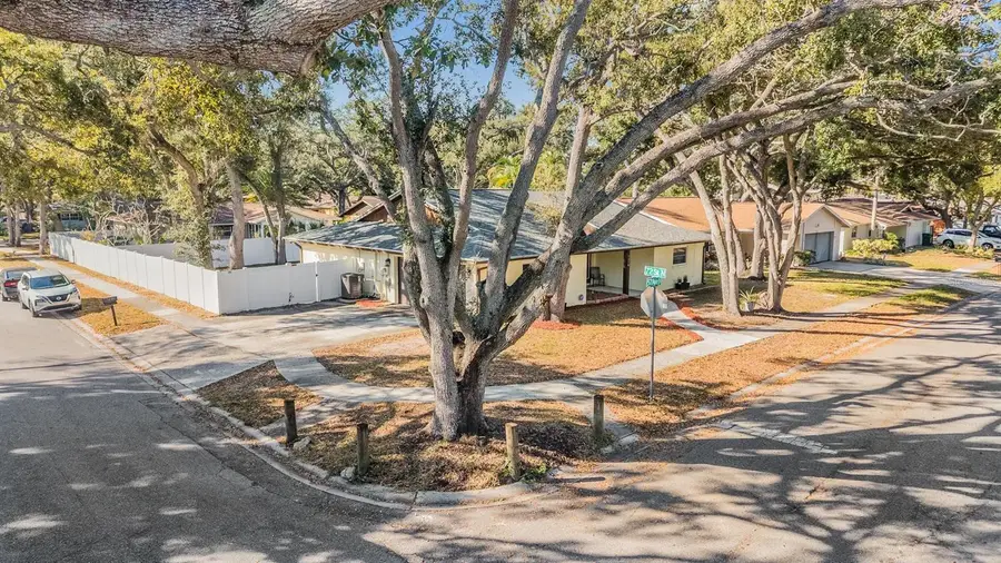 7210 57th Avenue N, Saint Petersburg, FL 33709 - #3