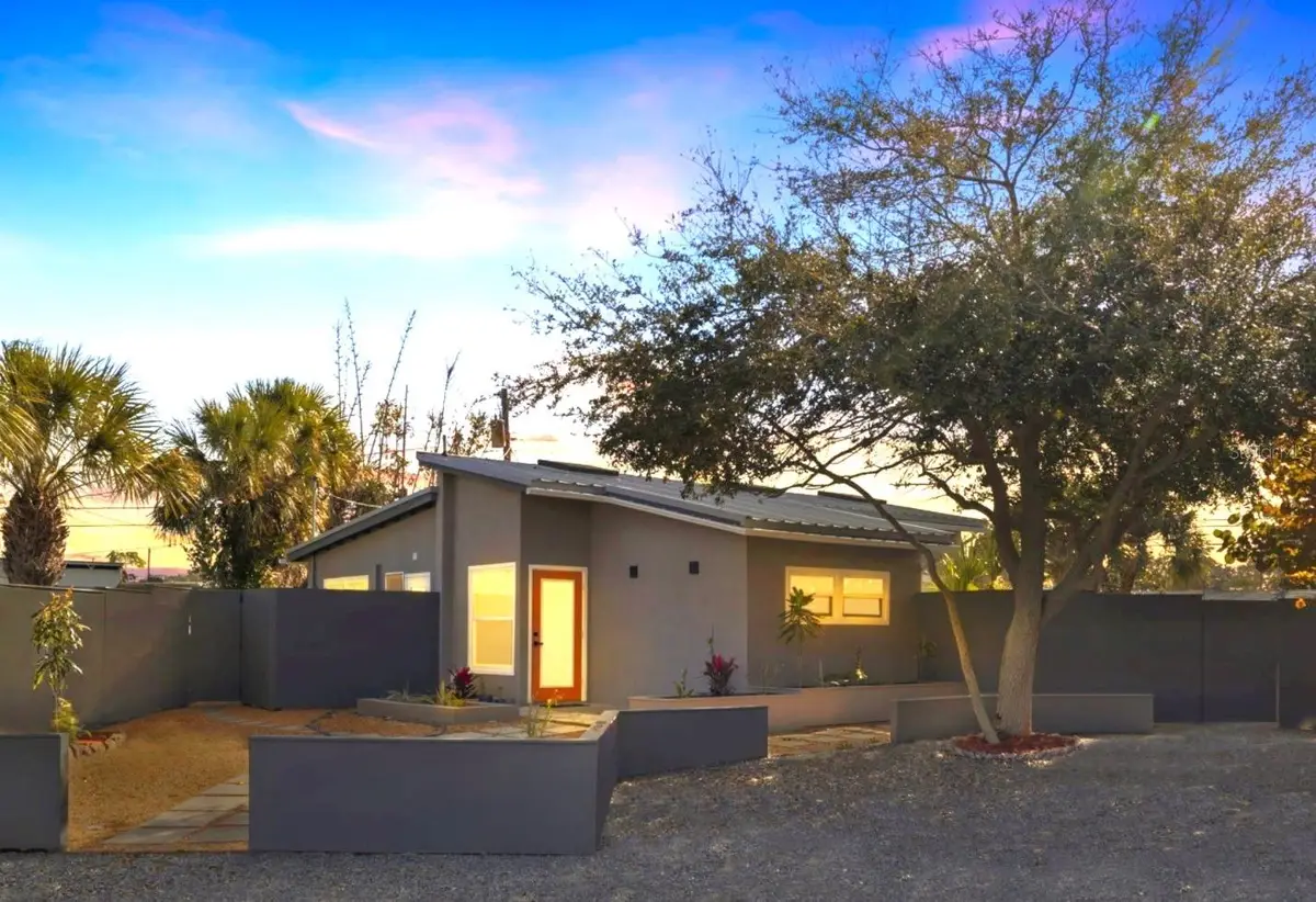 890 65th Street S, Saint Petersburg, FL 33707 - #1