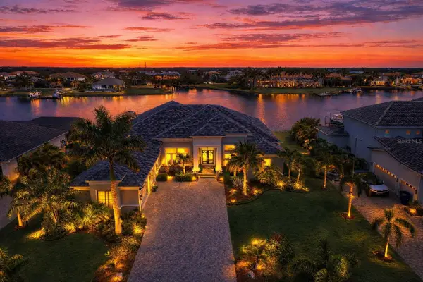 813 Manns Harbor Drive, APOLLO BEACH, FL 33572