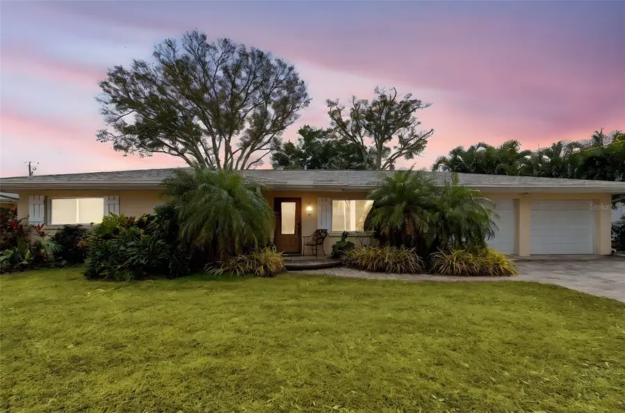 2268 Indian Avenue N, Belleair Bluffs, FL 33770 - #2