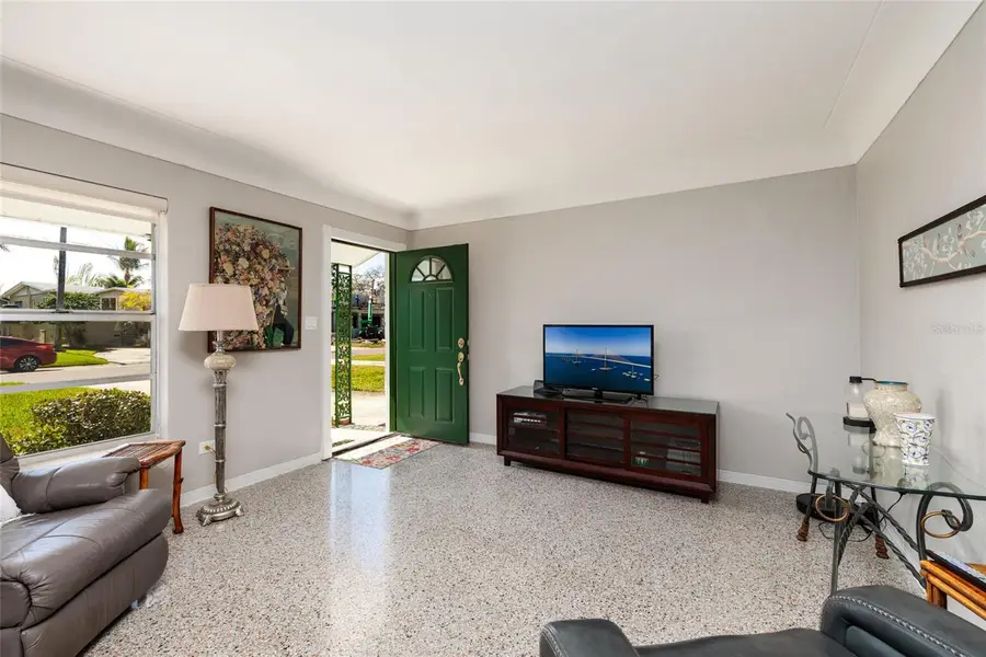 349 89th Avenue Ne, Saint Petersburg, FL 33702 - #2