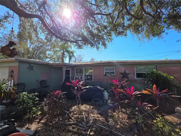8672 78th Place, SEMINOLE, FL 33777