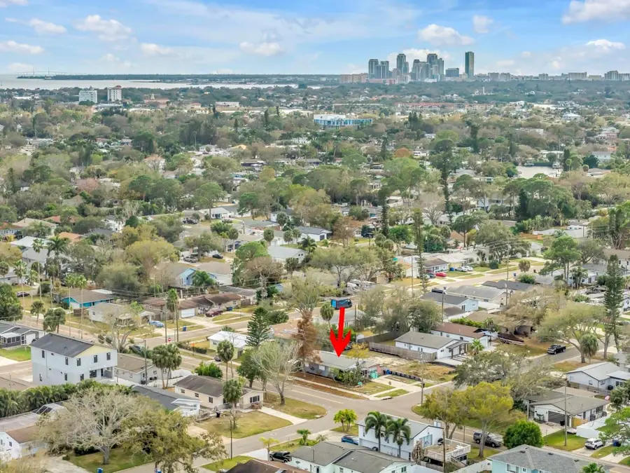 1798 New Hampshire Avenue Ne, Saint Petersburg, FL 33703 - #2