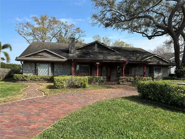 9087 Baywood Park Drive, SEMINOLE, FL 33777