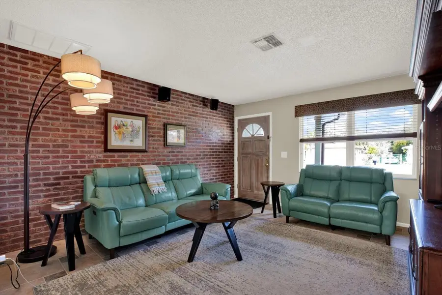 1315 Gulfview Woods Lane, Tarpon Springs, FL 34689 - #2