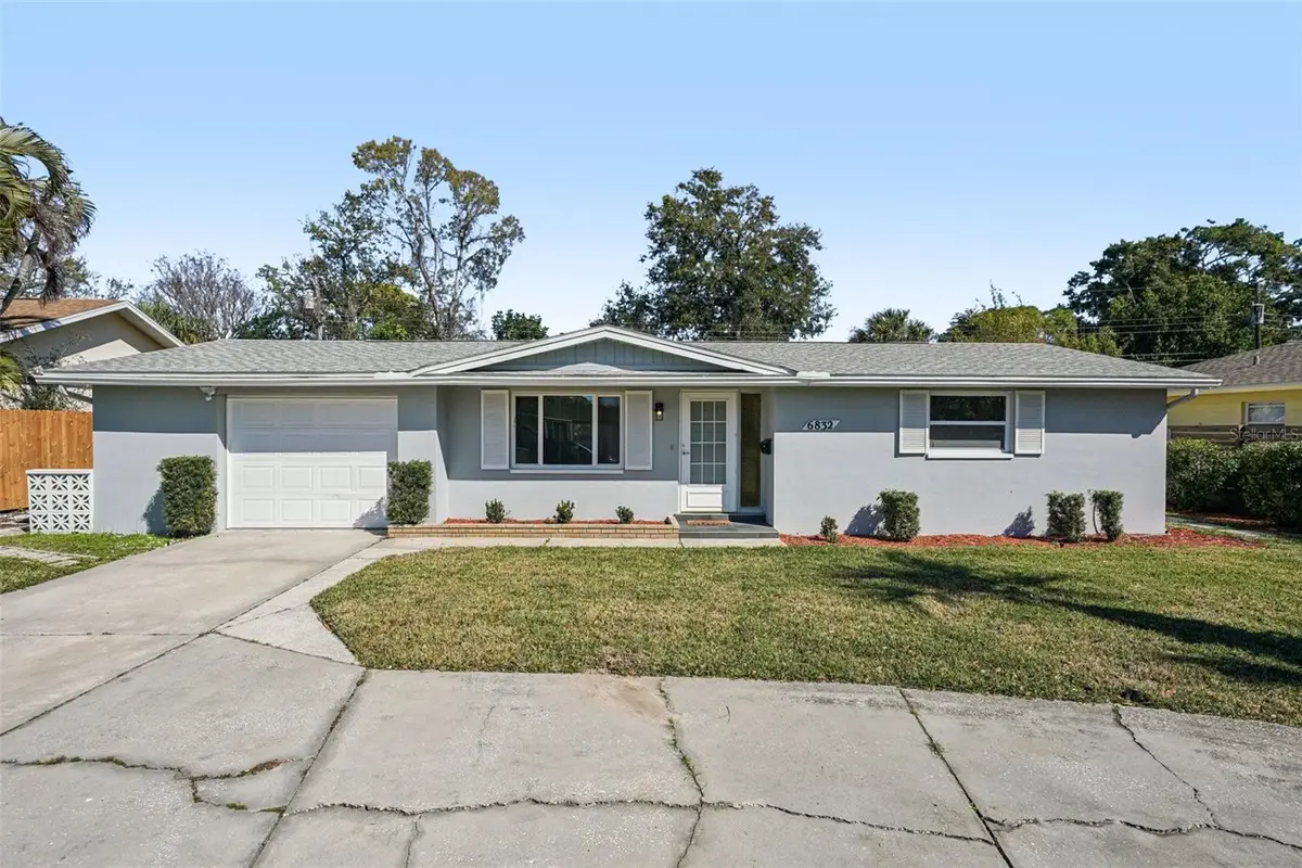 6832 16th Way S, Saint Petersburg, FL 33712 - #1