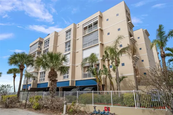 2 15th Avenue #304, INDIAN ROCKS BEACH, FL 33785