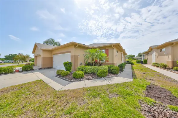 2112 Acadia Greens Drive #62, SUN CITY CENTER, FL 33573