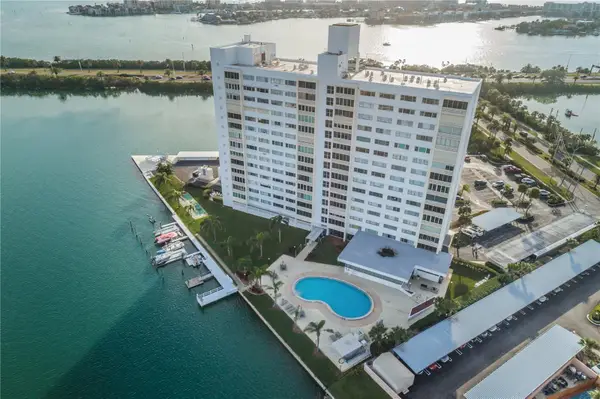 31 Island Way #1403, CLEARWATER BEACH, FL 33767