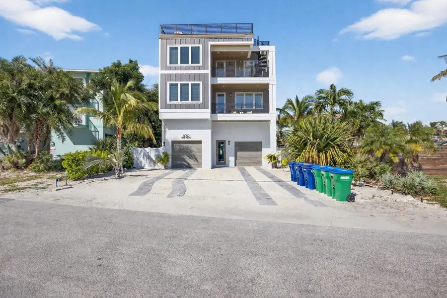 100 12th Street N, Bradenton Beach, FL 34217 - #2