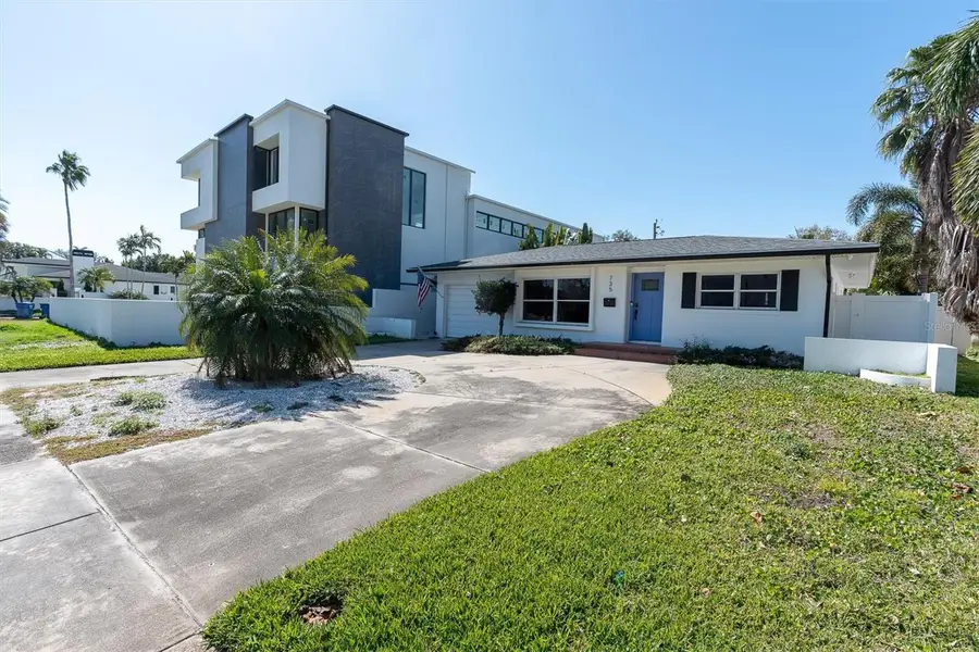 735 Snell Isle Boulevard Ne, Saint Petersburg, FL 33704 - #3