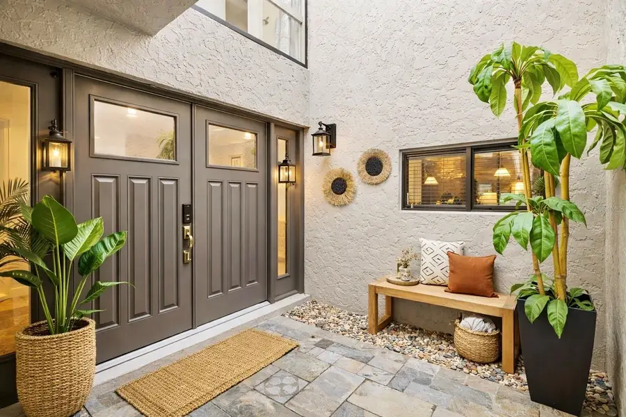 13629 Twin Lakes Lane, Tampa, FL 33618 - #2