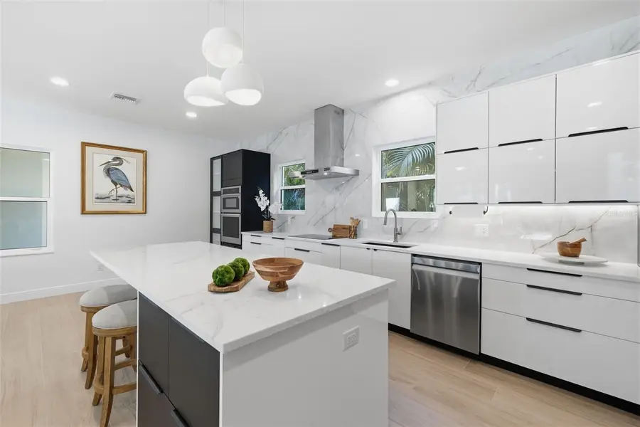 639 43rd Avenue N, Saint Petersburg, FL 33701 - #3