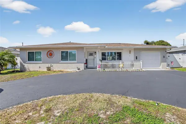 4990 99th Street N, ST PETERSBURG, FL 33708